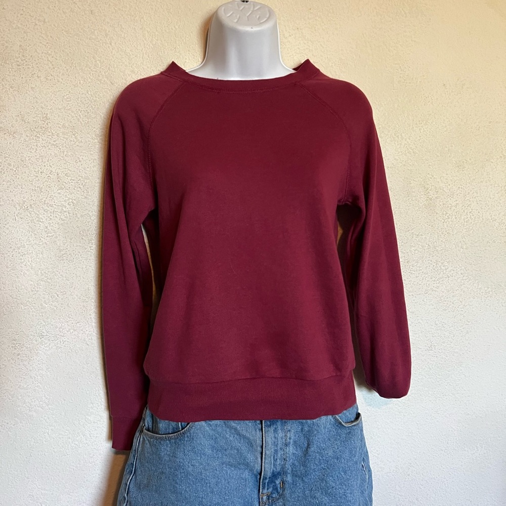 BURGUNDY SWEATSHIRT!